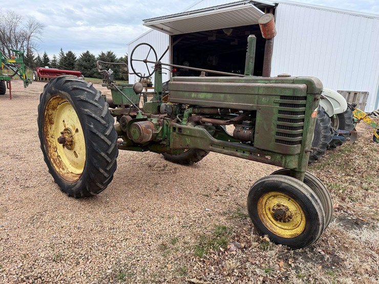 john-deere-model-b-image-1