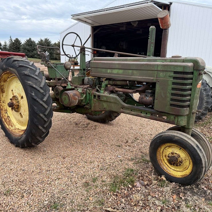 JOHN DEERE MODEL B