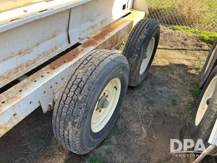 liquid-nurse-trailer-(cp1351,-tank-2274,-unit-92034)-image-3