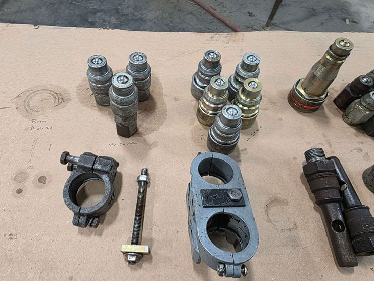 large-assortment-of-hydraulic-ends,-includes:-11-–-jd-ends,-5-–-old-int-to-jd,-3-–-old-ih-male,-1-–-image-6