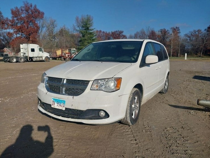 2011-dodge-grand-caravan-image-1