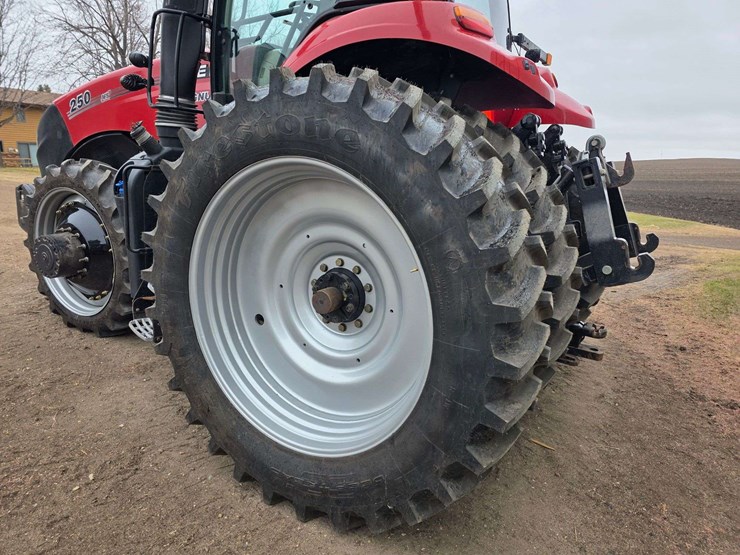 2020-magnum-250-image-19