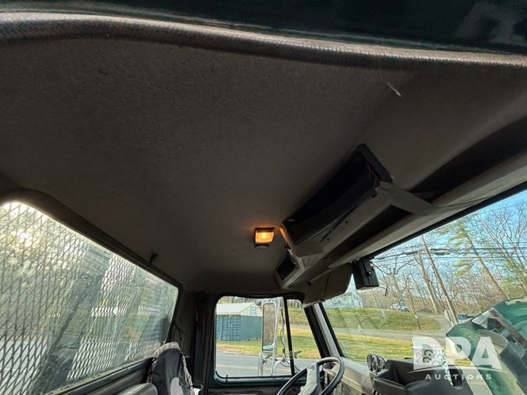 international-4700-image-72