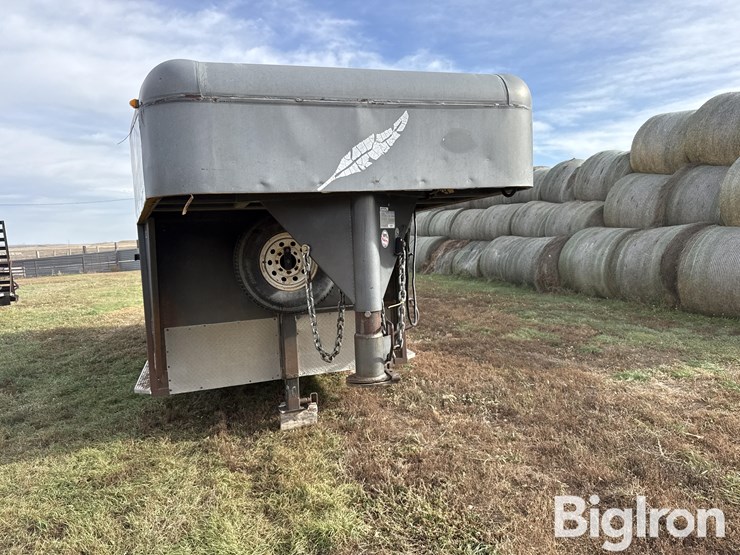 2003-featherlite-5320-gooseneck-livestock-trailer-image-2