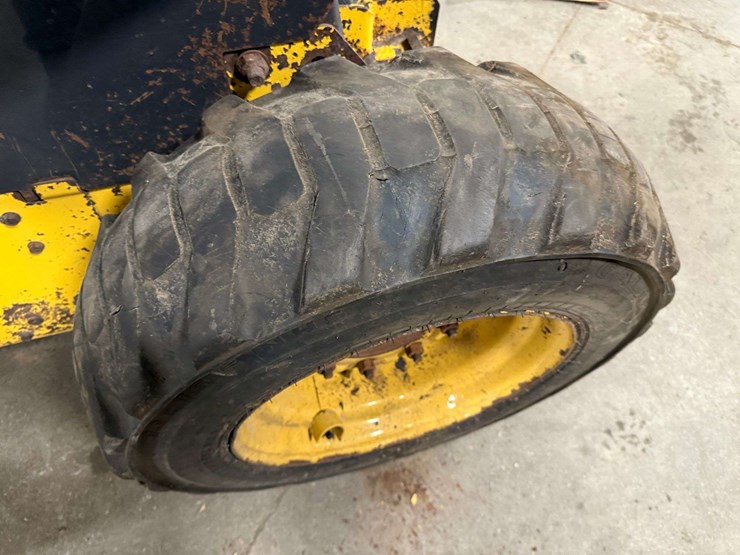 new-holland-l170-image-10