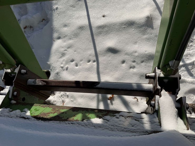 john-deere-148-image-6