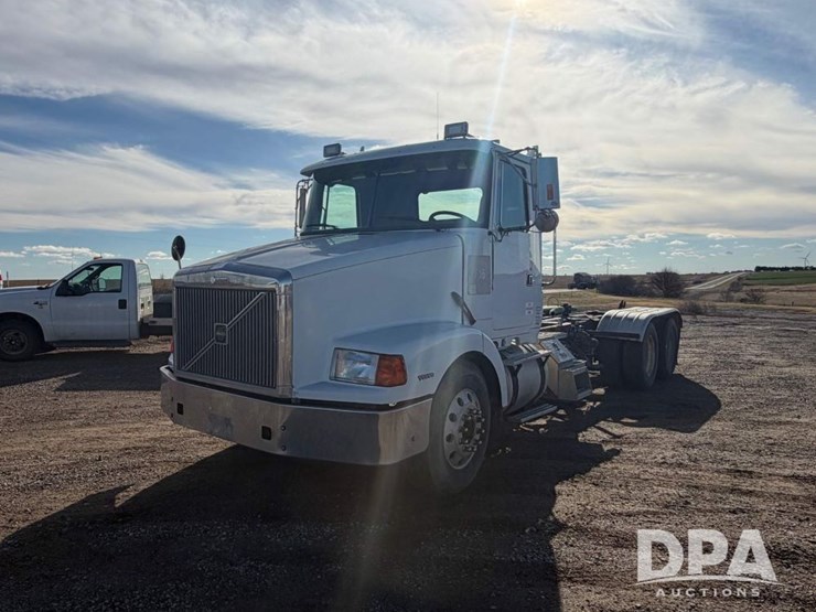 1997-volvo-f16-image-1