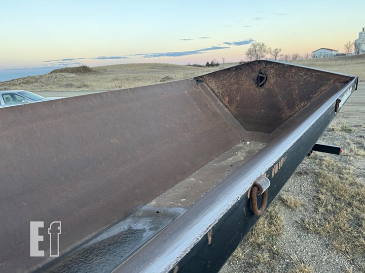 side-dump-industries-16ft-well-truck-mount-image-25