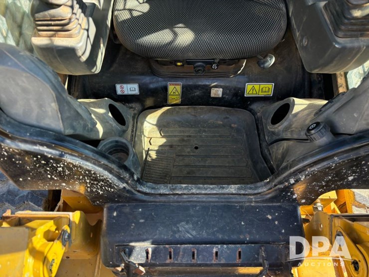 2024-caterpillar-289d3-image-46