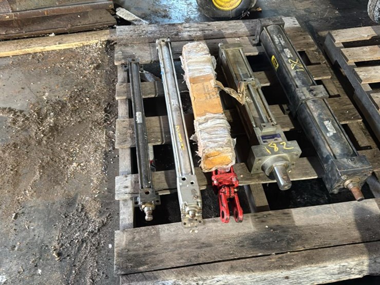 #158-•-air-cylinders-image-2