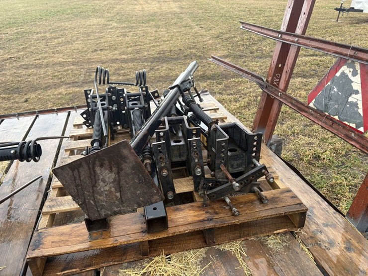 powermatic-3-bar-harrow,-26”-teeth,-(2)-9.5’-sections,-with-mounting-brackets,-spare-tooth,-was-used-image-5