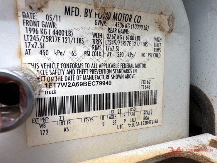 2011-ford-f250-xl-image-17