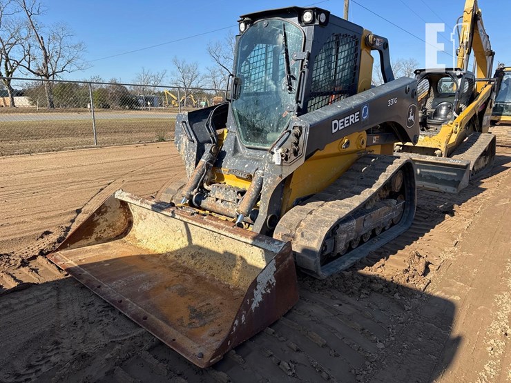 2021-deere-331g-image-8