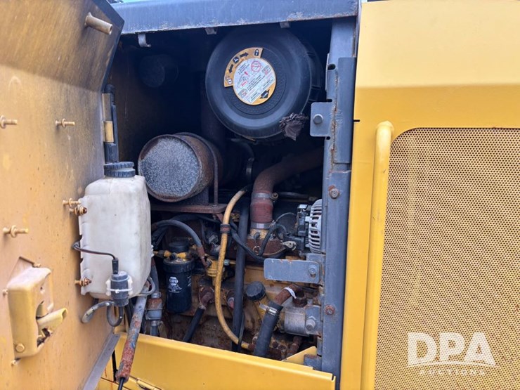 2007-deere-444j-image-33