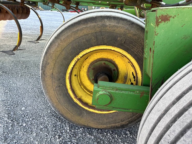 john-deere-726-image-23