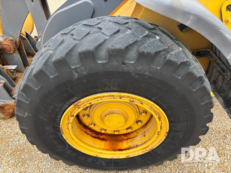 2007-deere-444j-image-23