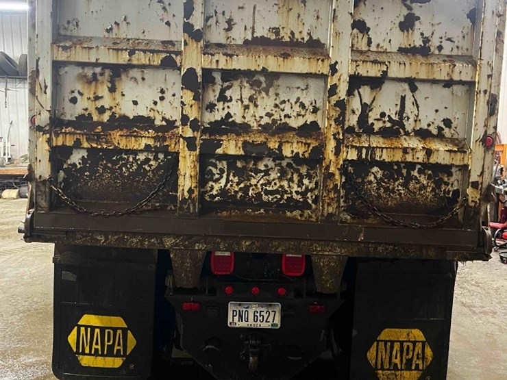 1997-freightliner-fld112-image-8