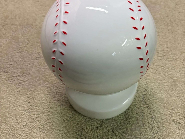 miscellaneous-lot:-igloo-water-cooler,-solar-led-umbrella-lights,-ucare-happy-light,-tom-tom-gps,-co-image-5