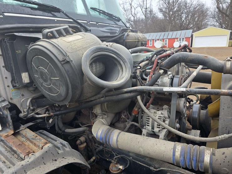 2007-freightliner-cl120-day-cab-semi,-978,000-miles,-detroit-series-60-–-14l-engine,-515hp,-10-speed-image-71