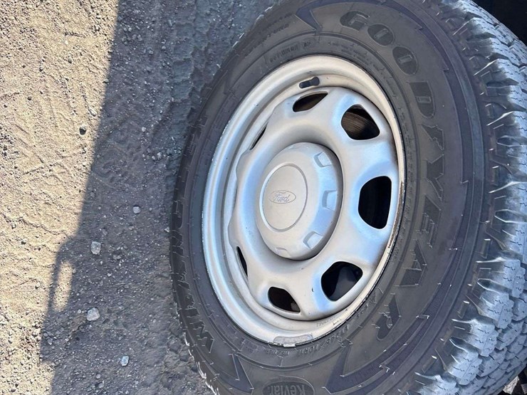 2018-ford-f-150-4x4-crew-cab-pickup-truck-image-26