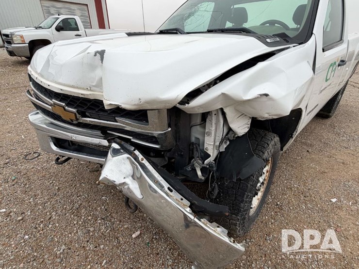 2012-chevrolet-2500hd-image-14