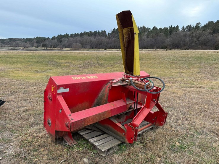 farm-king-8’-snowblower,-dual-augers,-540-pto,-3pt-hookup,-hydraulic-spout-image-1