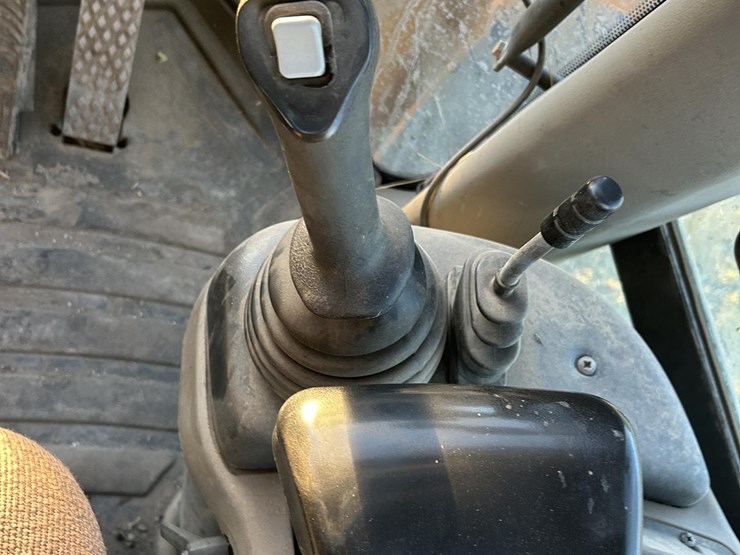 2014-case-721f-xr-image-67