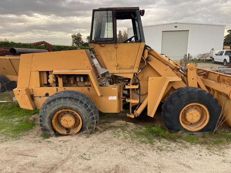 #1701-•-1970-case-24c-wheel-loader-image-1