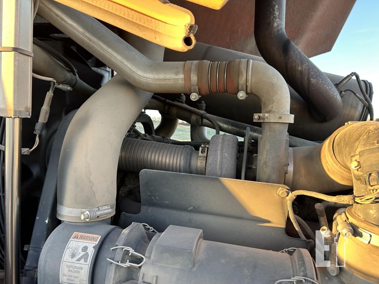 2014-case-721f-xr-image-37