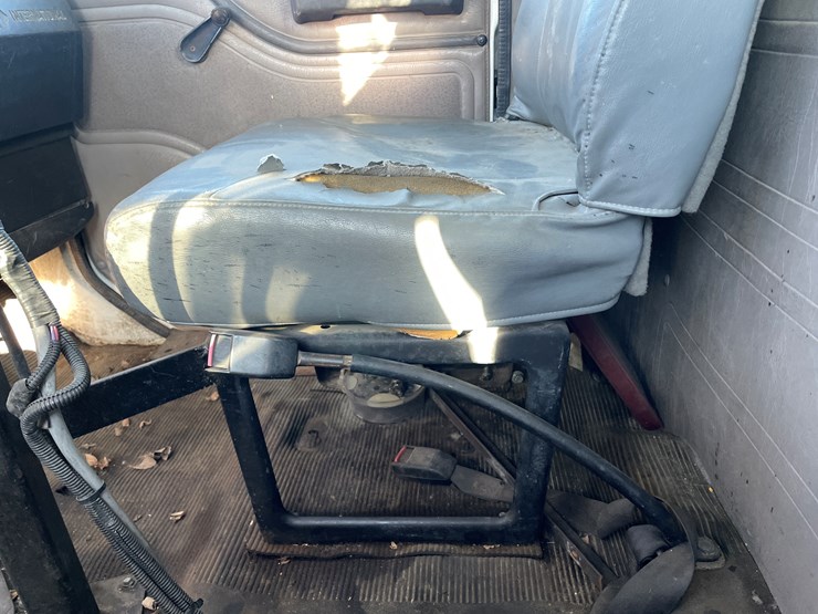 international-4700-image-25