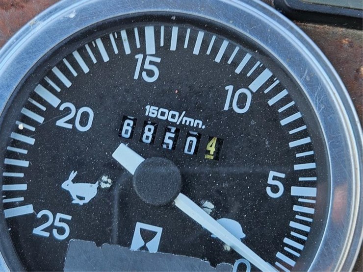 massey-ferguson-240-image-61