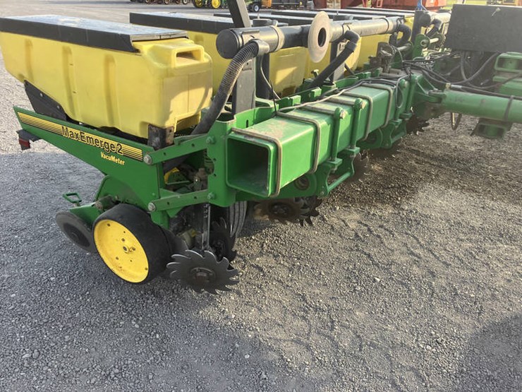 john-deere-7200-image-9