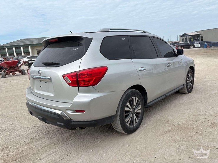 2017-nissan-pathfinder-image-3