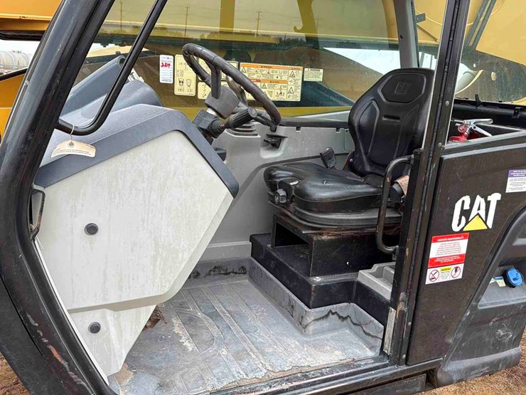 caterpillar-tl1055d-image-7