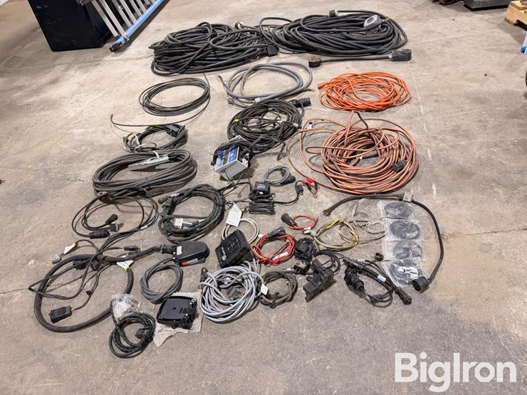 220v-power-cords-&-in-cab-monitors/wire-harnesses-image-4