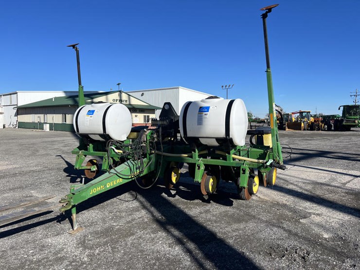 john-deere-7200-image-1