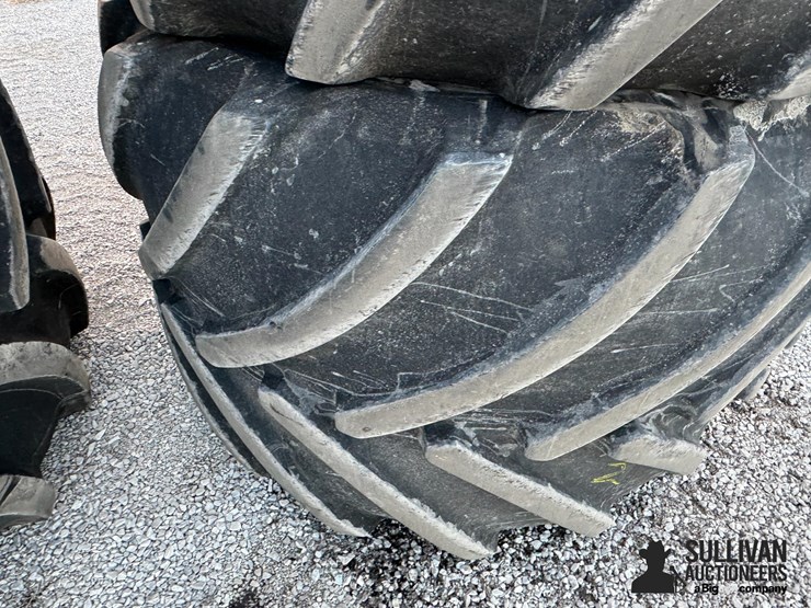 lsw-tires-&-rims-for-jd-8r-tractor-image-9