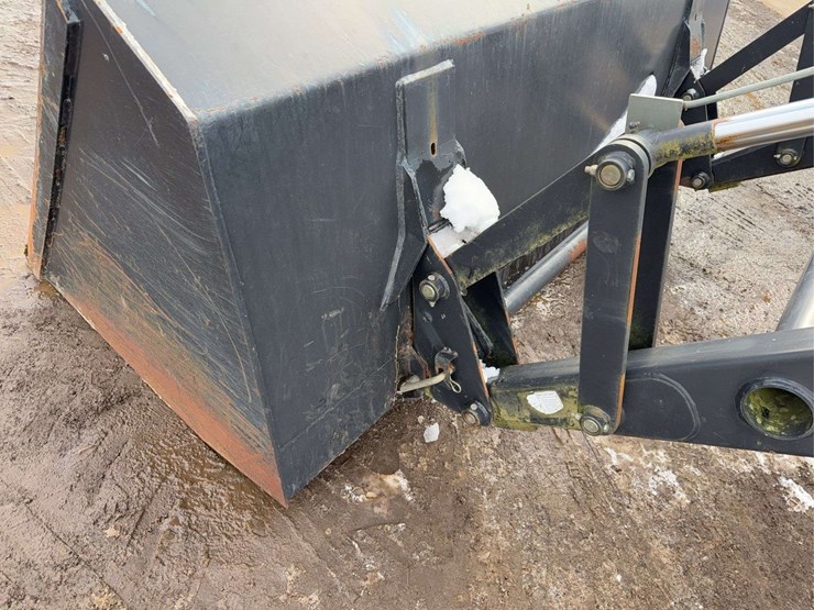 new-holland-tv145-image-16