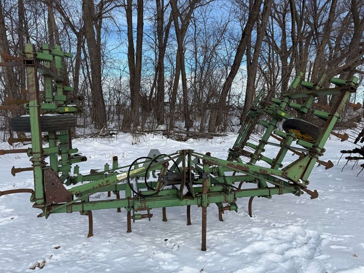 john-deere-1100-image-2