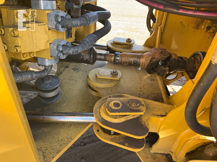 2021-caterpillar-926m-image-18