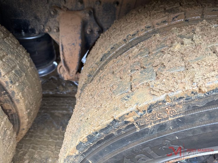 2007-sterling-water-truck-image-11