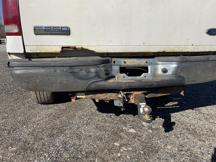 2004-ford-f250-xl-image-13