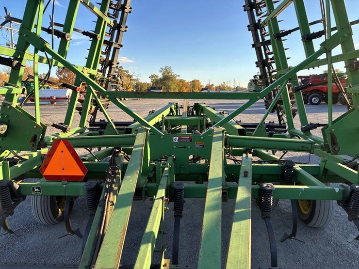 john-deere-726-image-36