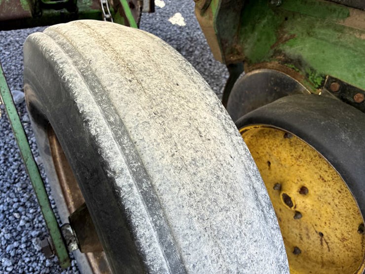 john-deere-7000-image-40