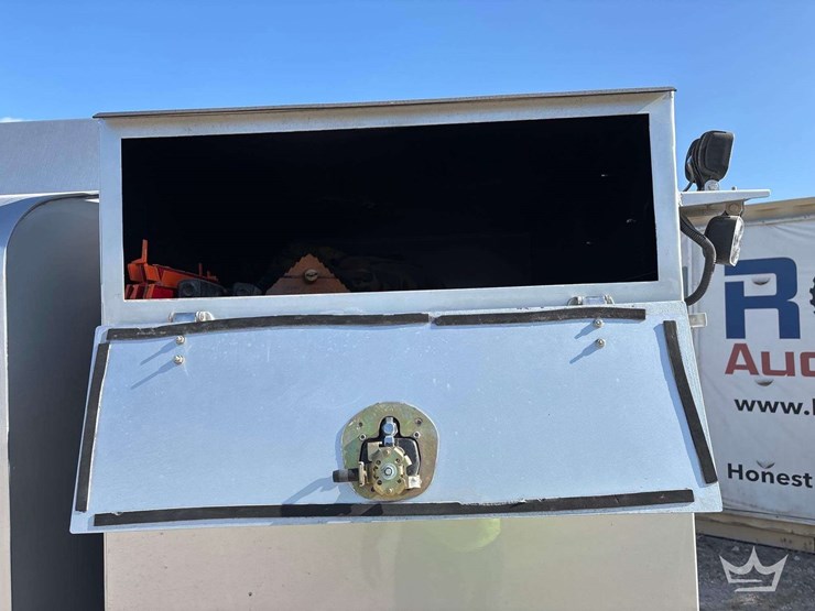 2019-isuzu-nrr-image-20