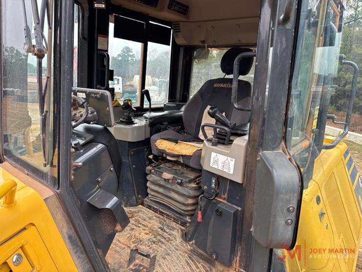komatsu-d61pxi-24-image-13