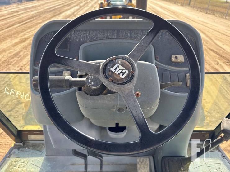 2004-caterpillar-416d-image-30