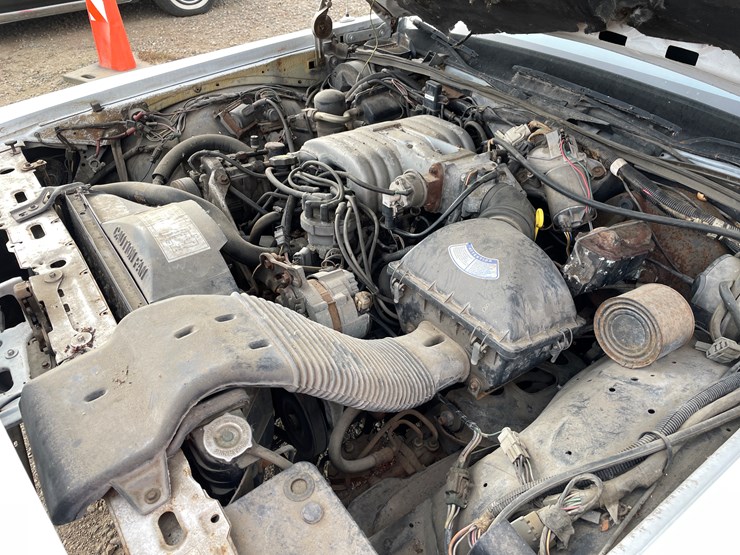 #1200-•-1986-ford-crown-victoria-**recommend-trailering**-(has-mn-title)-image-25