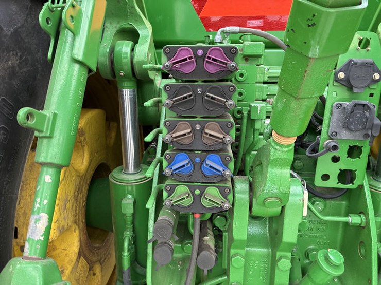 john-deere-8335r-image-30
