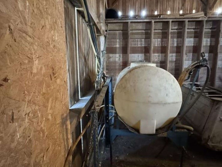 100-gallon-3pt-sprayer-image-4